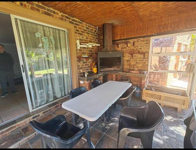 4 BEDROOM HOUSE FOR SALE IN MISTY BAY